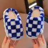 Chinelos de Algodão Infantis para Meninas 2026 Novo Estilo de Inverno para Uso Interno em Casa para Crianças Maiores Meninas Pelúcia Quente Chinelos Pai-Filho