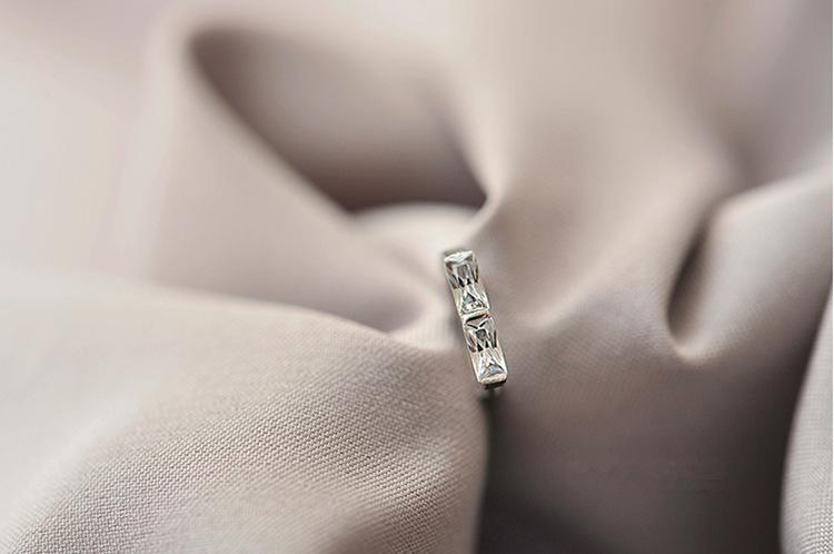 EH801931梯形锆耳扣