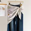 Lenço Triângulo de Seda Simulada Estampado com Amarração na Cintura, Atmosfera de Primavera e Verão, Xale de Proteção Solar, Lenço de Pescoço, Lenço de Seda Feminino, Lenço de Pescoço, Lenço de Cabeça, Lenço