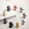 Método de puxar ovo de pombo Francês furo único oval pequena alça de puxar porta de guarda-roupa cor brilhante prata dourado simples gaveta pequena alça