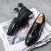 Sapatos Masculinos de Couro Apontados para Aumento de Altura Tamanho Grande 47 Comércio Exterior Estilo Coreano Tendência Casual Brogue Britânico Esculpido Sapatos da Moda