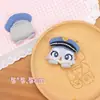 Nuevo Pin de Dibujos Animados de Policía Judy Sombrero de Policía Creativo Bordado de Conejo en Tela Muñeca Linda Bolso Accesorios para Ropa
