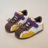 Zapatos Casuales Versátiles de Moda para Niñas 2026 Primavera/Verano Nuevos Zapatos de Entrenamiento Alemanes Transpirables de Malla con Lazo