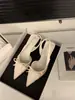 Sandálias Chuyuji de salto alto roxas estilo francês com bico fechado, sapatos de fada, coleção primavera-verão 2026, elegantes e adequadas para combinar com saias, com detalhes de borboleta