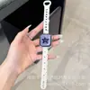 Pulseira de couro com tachas duplas e padrão de estrelas, adequada para Apple Watch 10 S11, Huawei 11, Fit5, GT6, pulseira Xiaomi