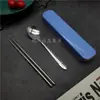Juego de cubiertos portátil de acero inoxidable de tres piezas regalo promocional logo estudiante traje de tenedor para exteriores juego de cuchara y palillos