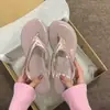 Novas Sandálias de Dedo Plataforma Espessa Retro Aumentadoras de Altura para Mulheres, Sandálias de Salto Cuña Vermelhas com Tira de Dedo para Uso ao Ar Livre