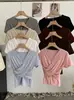 Camiseta Básica de Manga Corta Ajustada con Pliegues y Cuello en V Cruzado Omalai para Mujer, Nueva Colección Primavera/Verano 6826