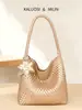 Bolso de mano tejido a mano de alta gama, estilo coreano, estilo vacacional, tamaño mediano tipo cubo, bolso tote versátil de gran capacidad, lujo ligero