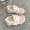 Zapatos Birkenstock cálidos con forro de felpa para mujer 2026 nuevo estilo de invierno suela gruesa zapatillas de media caña felpa completamente cerradas piel zapatos de algodón para la nieve