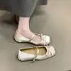 Primer encuentro: Zapatos de ballet Mary Jane satinados estilo coreano con lazo y plataforma para aumentar la altura, nuevo modelo 2026 con un toque juvenil y tira única