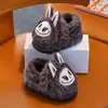 Pantuflas de algodón para otoño e invierno para niños y niñas, con una suela gruesa y antideslizante que se siente como pisar algo suave, adecuadas para uso en interiores, con forro polar adicional para mayor calidez.