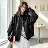 Chaqueta de motocicleta retro estilo americano con cuello alto de cuero PU, nueva chaqueta versátil de otoño para mujer de corte holgado