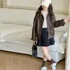 Jaqueta de couro feminina, novo estilo primavera 2026, estilo retrô americano estiloso, estilo Hong Kong, jaqueta de couro biker desgastada, resistente ao vento