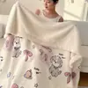 Macio e fofo~Estilo INS outono e inverno espessado lã de cordeiro estilo zíper cobertor de pelúcia estampa de coração feminino cobertor multifuncional