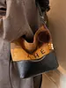 Bolsa Grande de Bordado com Pedras Estilo Retrô para Mulheres 2025 Nova Moda Bolsa de Ombro para o Dia a Dia Bolsa Tote Estilo Balde