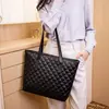 Bolso de Hombro y Mano Grande Rosa Acolchado Nuevo para Mujer