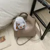 Bolsa Tote de Cesta de Legumes de Alto Padrão Estilo Minimalista para Mulheres 2025 Nova Bolsa Casual de Grande Capacidade para o Dia a Dia Bolsa de Balde de Mão