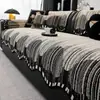 Almofada de Sofá de Chenille Luxo Leve Toque de Alto Padrão Novo Modelo 2026 Especial para Sofá de Couro Almofada de Assento Capa de Sofá Tecido Universal para Todas as Estações