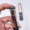 Pincel de silicone para lábios pincel de batom como ponta do dedo Q elástico macio silicone conveniente inclinado cabeça redonda pincel de lábios pincel corretivo ponto
