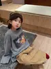 Camiseta de Manga Larga con Estampado de Dibujos Animados Delante y Detrás Estilo Otoño 2026 Cheese and Meow Boys' Top Camiseta Base Suelta para Niños