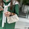 Bolso de mano con diseño de nicho, con asa de madera y diseño de nube plisada, para mujer, novedad de 2023, bandolera mini de moda.