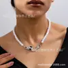 Joias transfronteiriças europeias e americanas criativas colar de cobra com cauda de cobra curvada com diamantes completos temperamento de pérola de imitação colar de clavícula para mulheres