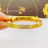 Fornecimento ao Vivo Banhado a Ouro Estilo Corte Retrô Pavão Tela Aberta Pulseira de Empurrar e Puxar Feminina Leve Luxo Atmosférico Pulseira de Casamento Atacado