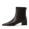 Botas justas de celebridade da internet salto grosso botas curtas botas femininas bico fino outono e inverno zíper traseiro justas na perna 2026 novo salto baixo a médio