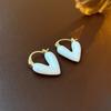 Aretes de Amor con Hebilla para Oreja con Gota de Aceite Galvanizado en Oro Real Dulces Delicados Japoneses y Coreanos Moda Lujo Ligero Aretes de Celebridad de Internet al Mayoreo