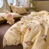 Juego de ropa de cama de cuatro piezas, amigable con la piel, transpirable, estilo caricatura, lavable a máquina, apto para todas las estaciones, juego de tres piezas para dormitorios estudiantiles
