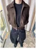 Chaqueta de vuelo corta retro para hombre para primavera y otoño, corte holgado, con cuello alto y cremallera, estilo Hong Kong, prenda exterior ligera de lujo, moderna
