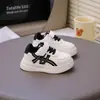 Zapatillas Deportivas Casuales para Niños 2026 Primavera Nuevo Estilo Zapatos para Correr para Niños y Niñas con Velcro Moda Tenis Cómodos