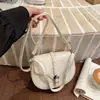 2026 Nueva Hebilla de Cinturón Simple Transfronteriza Bolso de Silla de Montar Portátil, Popular Textura Vintage Bolso Versátil de Hombro Cruzado para Mujer