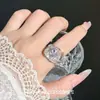 Anillo de Lirio de Cala Brillante Impresionantemente Hermoso, Moderno, Exquisito, Lujo Ligero, Sensación de Alta Gama, Diseño de Nicho, Versátil para el Uso Diario