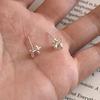 Pendientes de perro soplado, sencillos, de plata 925 para mujer, pequeños, elegantes, de estilo frío, dulces, frescos, estilo japonés-coreano, con nicho, pendientes de moda.