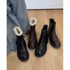 Encuentro de Primera Temporada Botas de Nieve de Suela Gruesa para Mujer Estilo Nuevo 2025 Botas Adelgazantes de Invierno Zapatos de Algodón Cálidos Zapatos Peludos Botines para Personas Bajitas