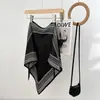 Nova Camisa Versátil de Amarrar na Cintura para o Verão de 2025, Conjunto Jeans, Xale, Lenço Triangular de Seda Twill Fresco e Fashion