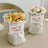 Presente do Dia do Professor para professores: pequeno buquê perfumado de tricô, flores de pompom de fio feitas à mão, presente de aniversário para a mãe