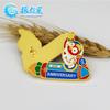 Personagens de desenho animado criativos astronauta foguete broche de pintura fazendo liga de zinco personalidade metal distintivo comemorativo personalização