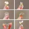 Broche Elegante de Novo Estilo Anti-corrida Alfinete Costura de Gola Sem Marca Artefato Atmosférico Versátil High-end Acessórios Fixos para Roupas para Mulheres