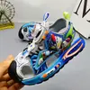 Sandálias Baotou Tamanho 26-31 Verão 2026 Sapatos de Praia Infantis Mais Vendidos para Crianças Pequenas e Médias Sapatos Cartoon com Luzes