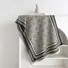 Bufanda Jacquard de Doble Cara con Borde Rayado Clásico Otoño/Invierno Retro Geométrico Nudo Espesor Caliente Chal Regalo para Mamá