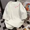 Camiseta Gris Retro Japonesa de Moda de Manga Corta para Hombre 2026 Verano Moderna Versátil Holgada de Media Manga Estilo Perezoso de Hong Kong