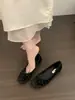 Zapatos de Ballet Retro Franceses de Gamuza con Remaches para Mujer 2026 Nuevo Estilo de Boca Baja Zapatos de Ballet con Falda y Lazo