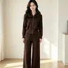 Jaqueta de tricô com zíper e gola de pele casual transfronteiriça para mulheres, novo conjunto de duas peças de moda outono e inverno: top cardigã de tricô e calça
