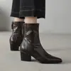Las botas cortas para mujer son extremadamente estilosas, Maillard 2026 nuevas botas de tacón alto grueso elásticas color marrón-negro para otoño temprano e invierno para mujeres menudas