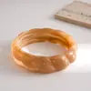 Pulsera Redonda de Acrílico con Patrón de Gradiente Transfronteriza Europea y Americana, Moderna y Versátil para el Viaje Diario, Joyería de Nicho de Gama Alta