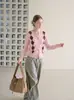 Estilo otoñal super elegante diseño único de diamantes cárdigan de punto rosa con un toque moderno y sofisticado, chaqueta suéter suave de cuello redondo