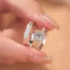 Anillo de moissanita con brazo giratorio transfronterizo para mujer, diseño de nicho y lujoso, anillo de boda ajustable, perfecto como regalo para novia o esposa